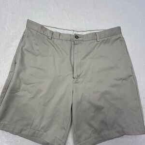 L.L. Bean Men's Light‎ Gray Flat Front Shorts